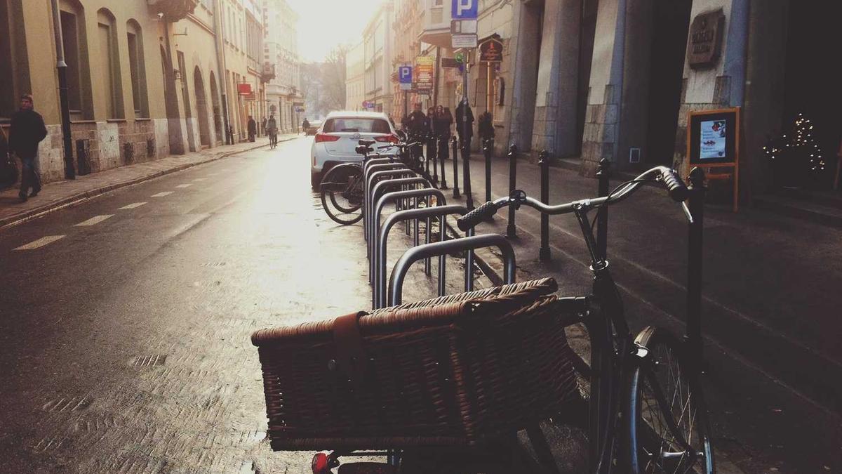 古纯小品牌的升级密码:做壳与资本运作