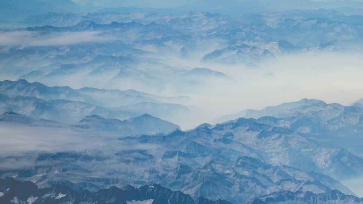 大庆和哈尔滨哪个大