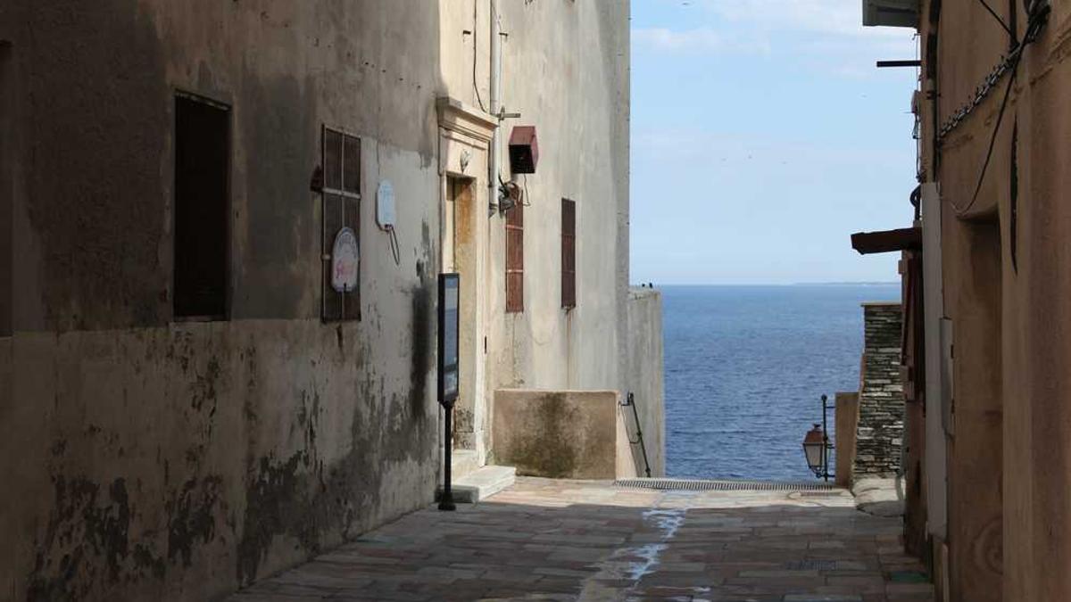 为什么喝茶后血压升高