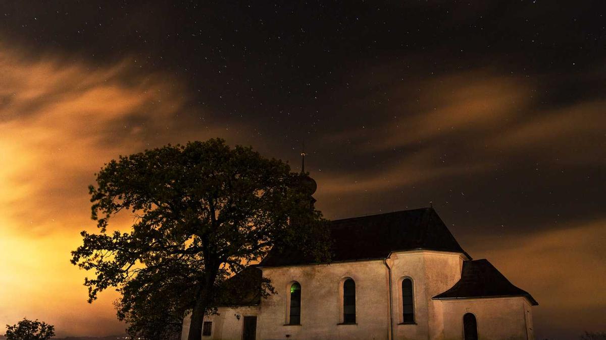 1115上海静安区高层住宅大火动态进展